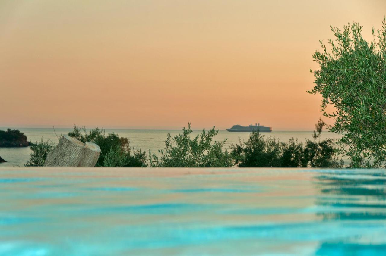 The View Hotel Sofas Coastal Retreat Perdhika Exteriör bild